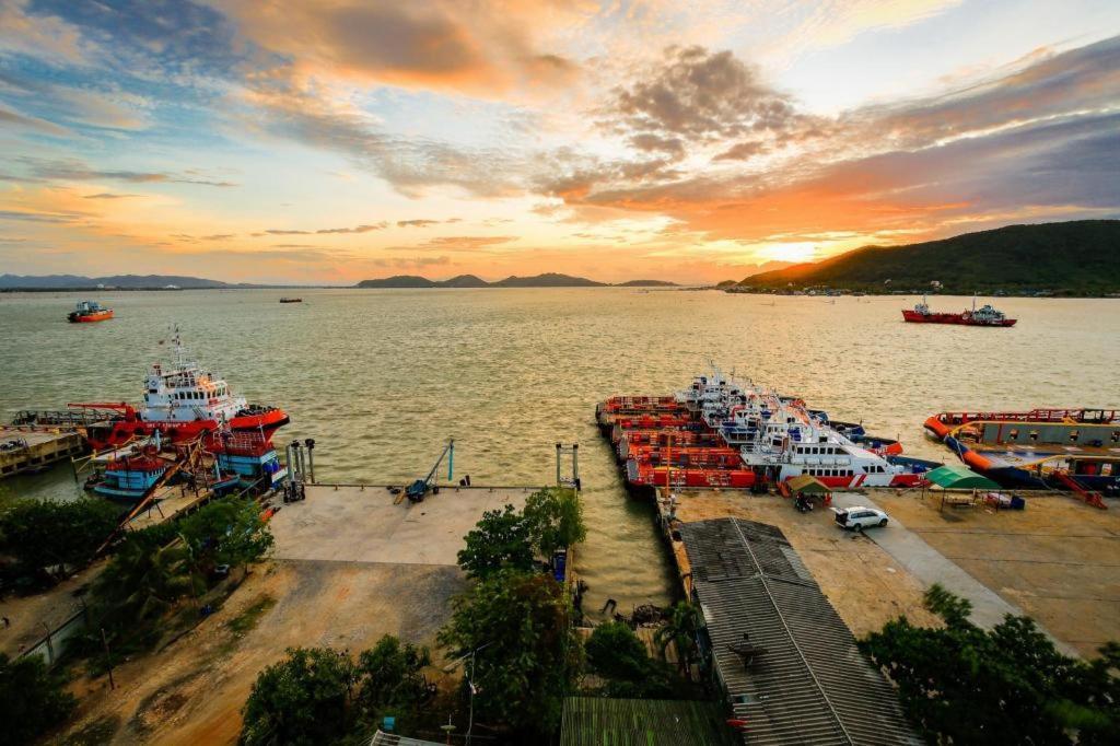 Lake Inn Hotel Songkhla Exteriör bild